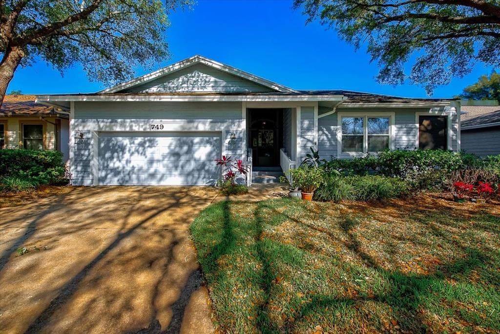 749 CAYA COSTA COURT NE ST PETERSBURG, FL 33702