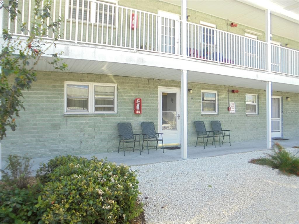 5287 81ST STREET N UNIT 9 ST PETERSBURG, FL 33709
