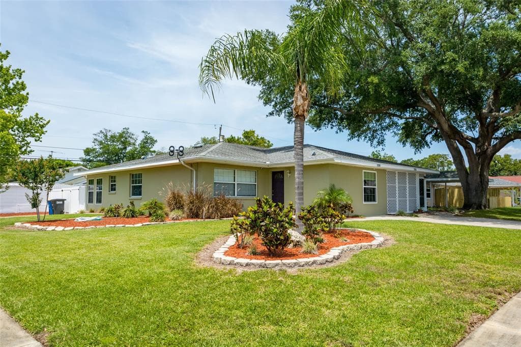 1220 AMBLE LANE