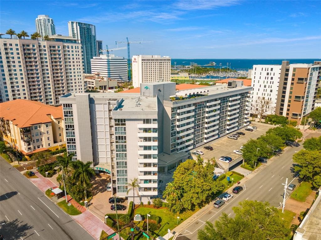 470 3RD STREET S UNIT 403 ST PETERSBURG, FL 33701