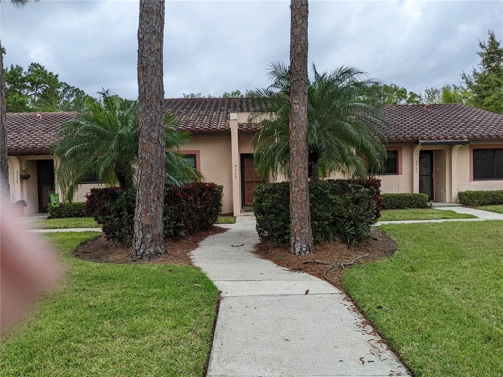 9755 86TH AVENUE UNIT 9755 SEMINOLE, FL 33777