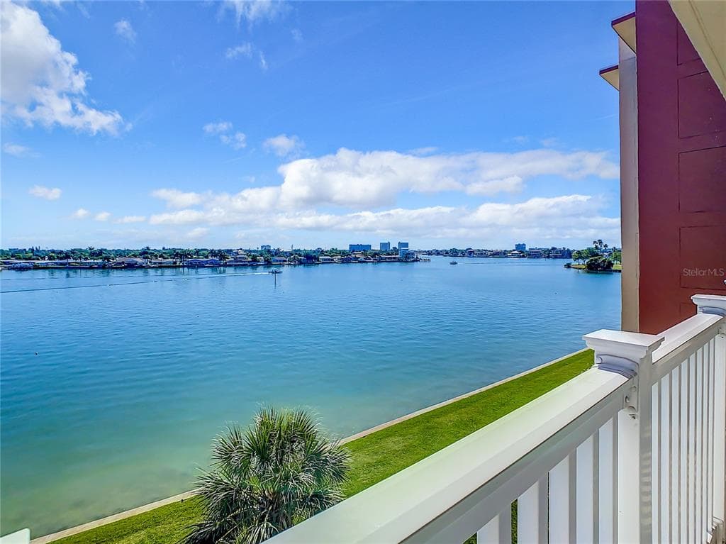 500 TREASURE ISLAND CAUSEWAY UNIT 408 TREASURE ISLAND, FL 33706