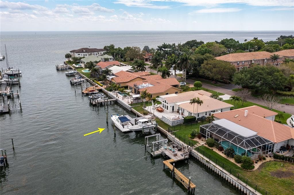 1911 KENTUCKY AVENUE NE ST PETERSBURG, FL 33703