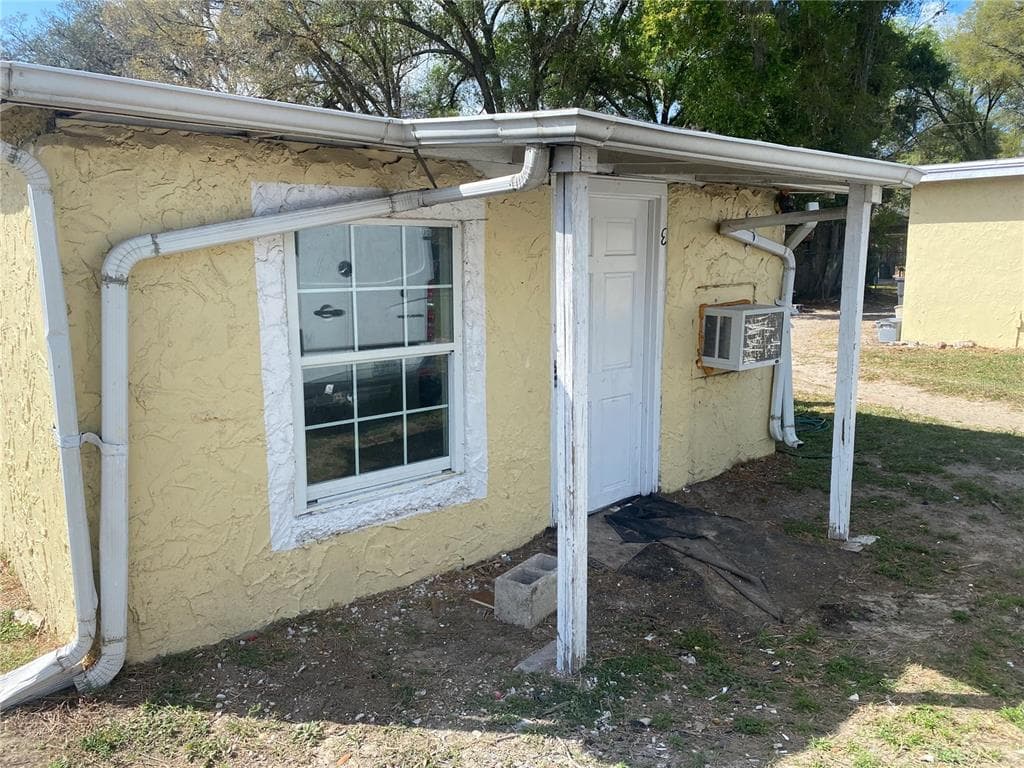 9411 GOLDENROD ROAD UNIT E THONOTOSASSA, FL 33592