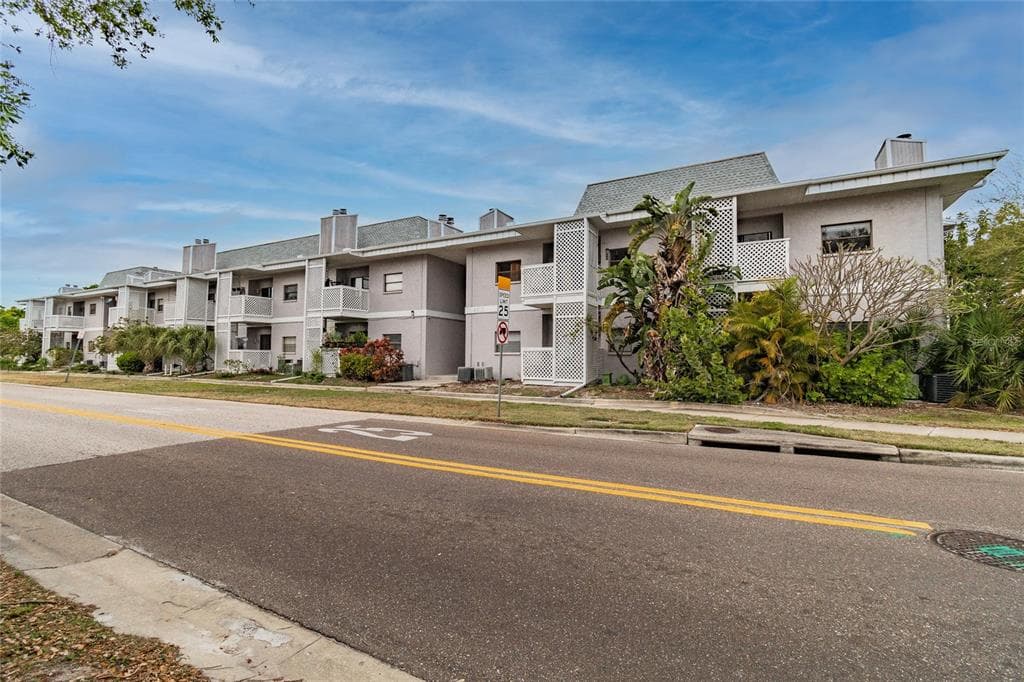 4405 W FAIR OAKS AVENUE UNIT 18