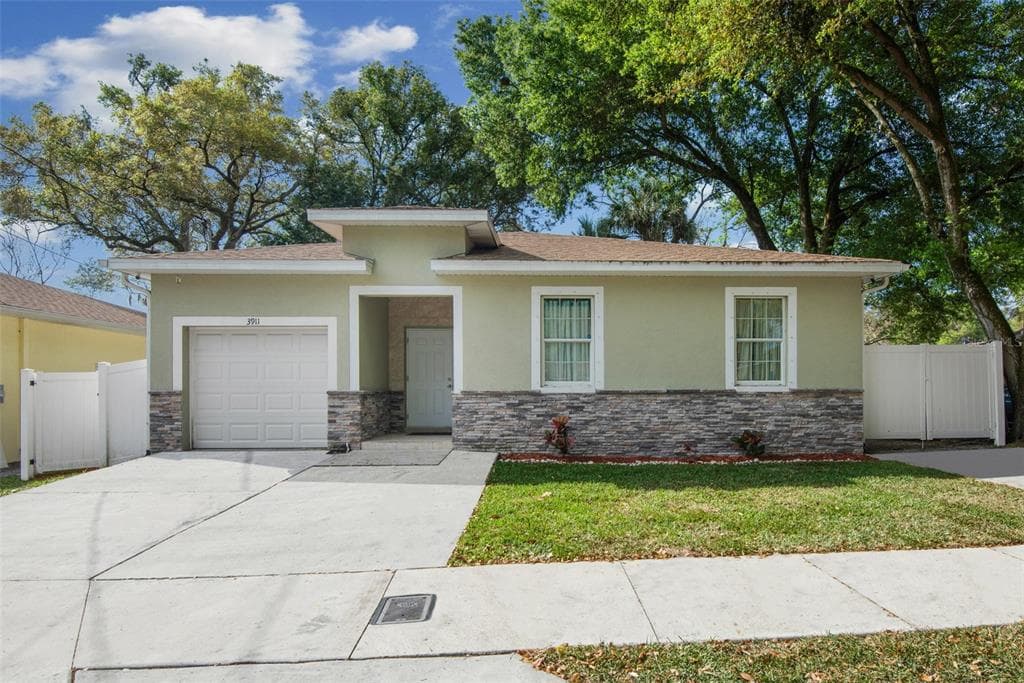 3911 E CURTIS STREET TAMPA, FL 33610