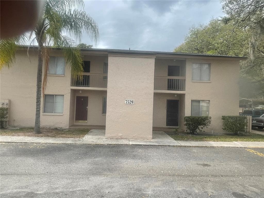 7529 PITCH PINE CIRCLE UNIT 194/C TAMPA, FL 33617