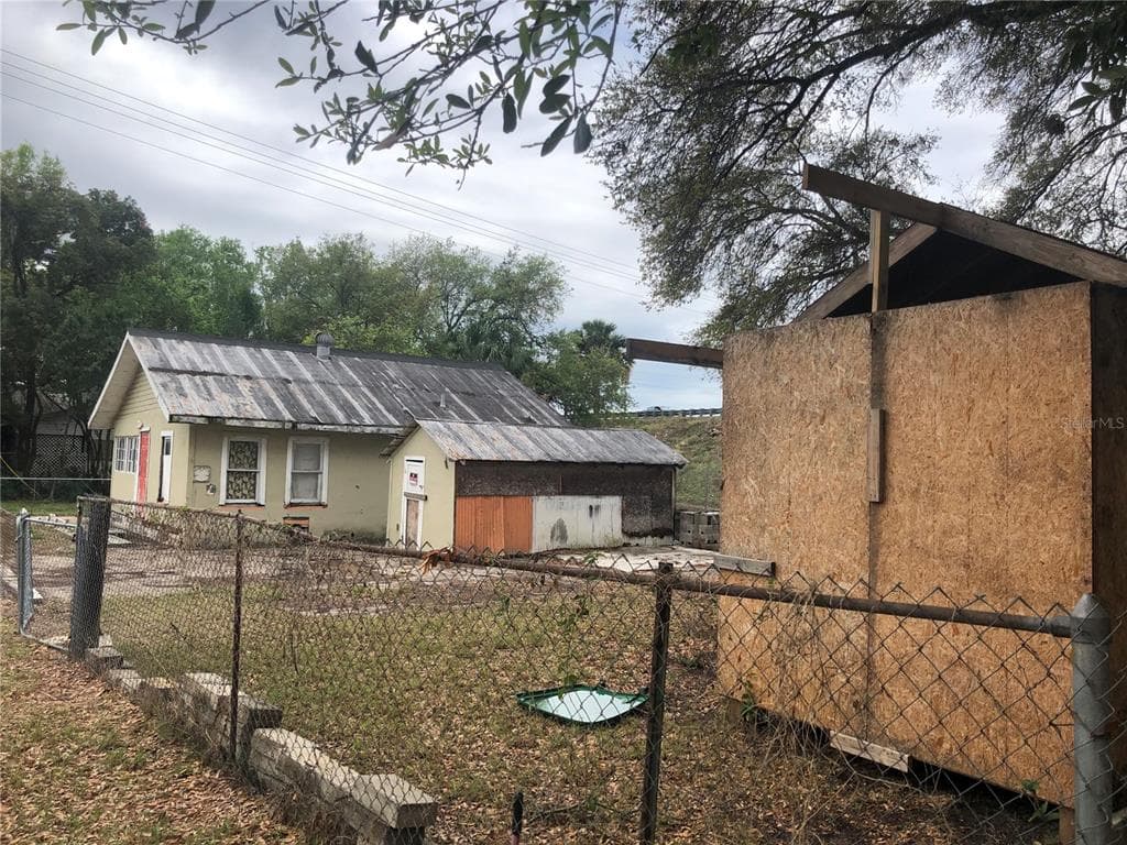 8410 N LAMAR STREET TAMPA, FL 33604