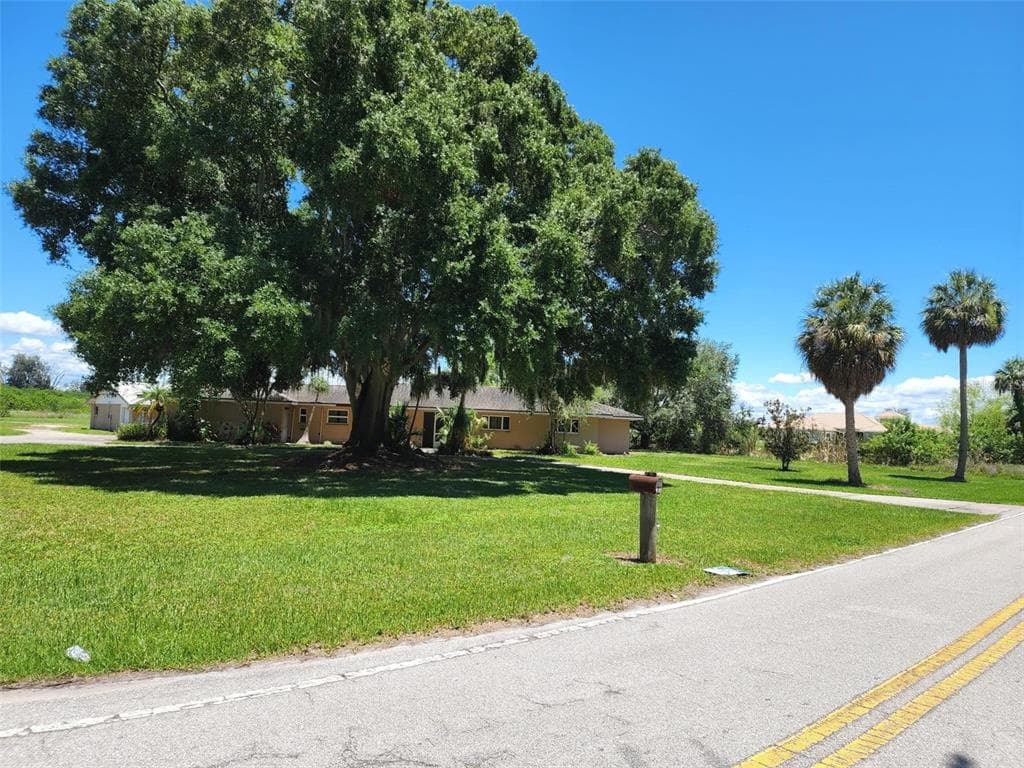 306 15TH AVENUE NW RUSKIN, FL 33570