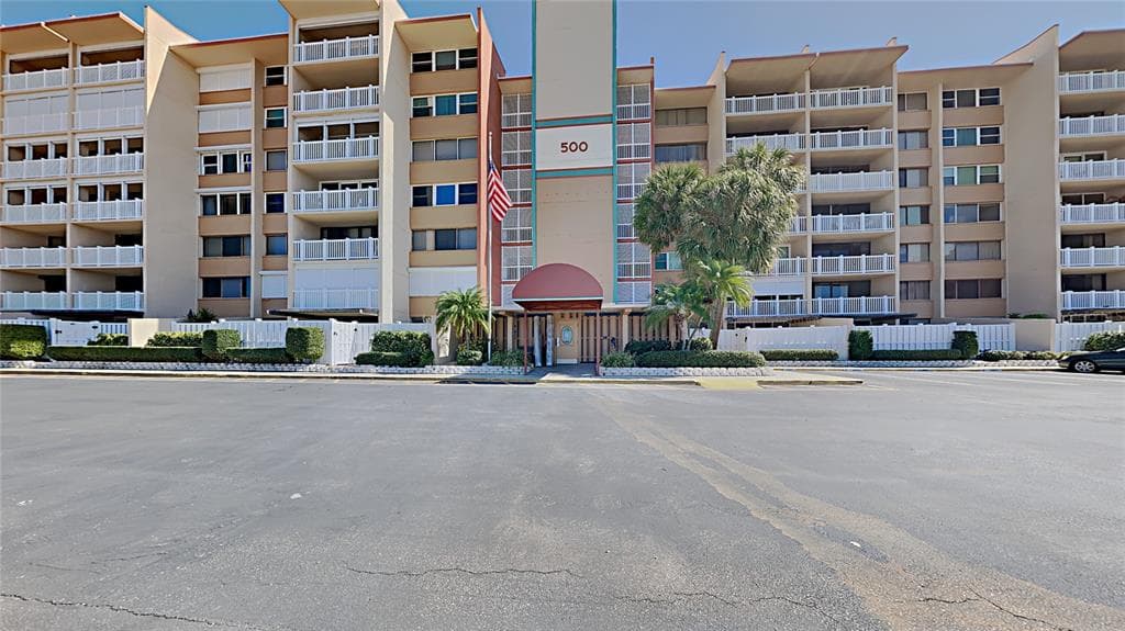 500 TREASURE ISLAND CAUSEWAY UNIT 109 TREASURE ISLAND, FL 33706