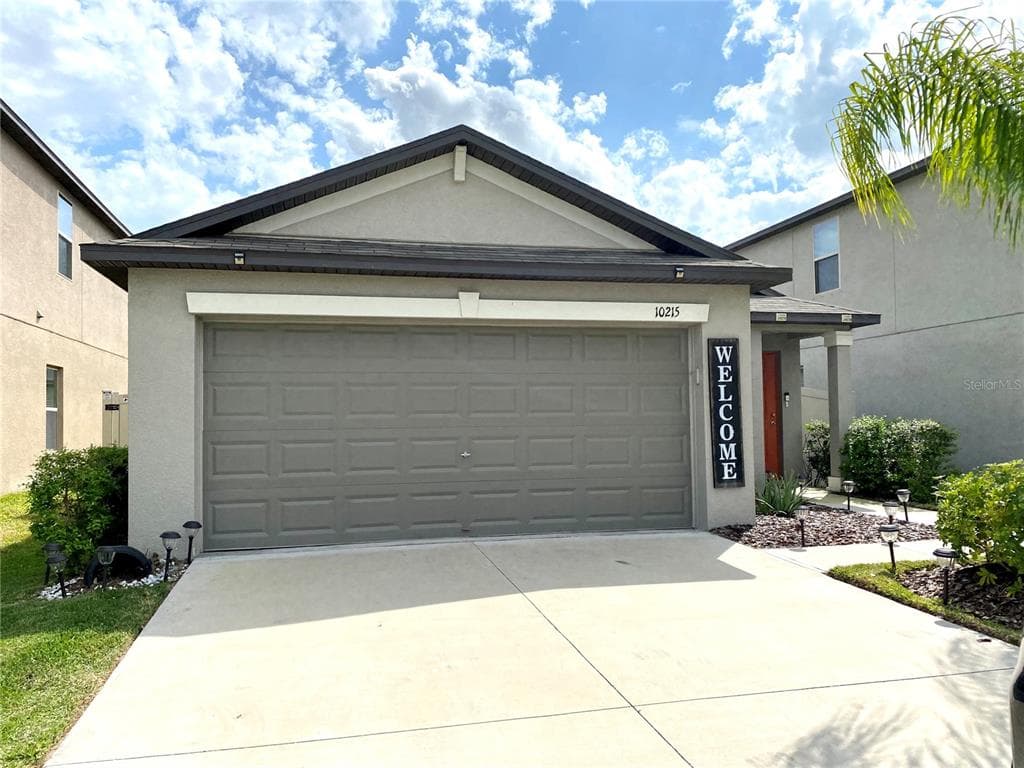 10215 BRIGHT CRYSTAL AVENUE
