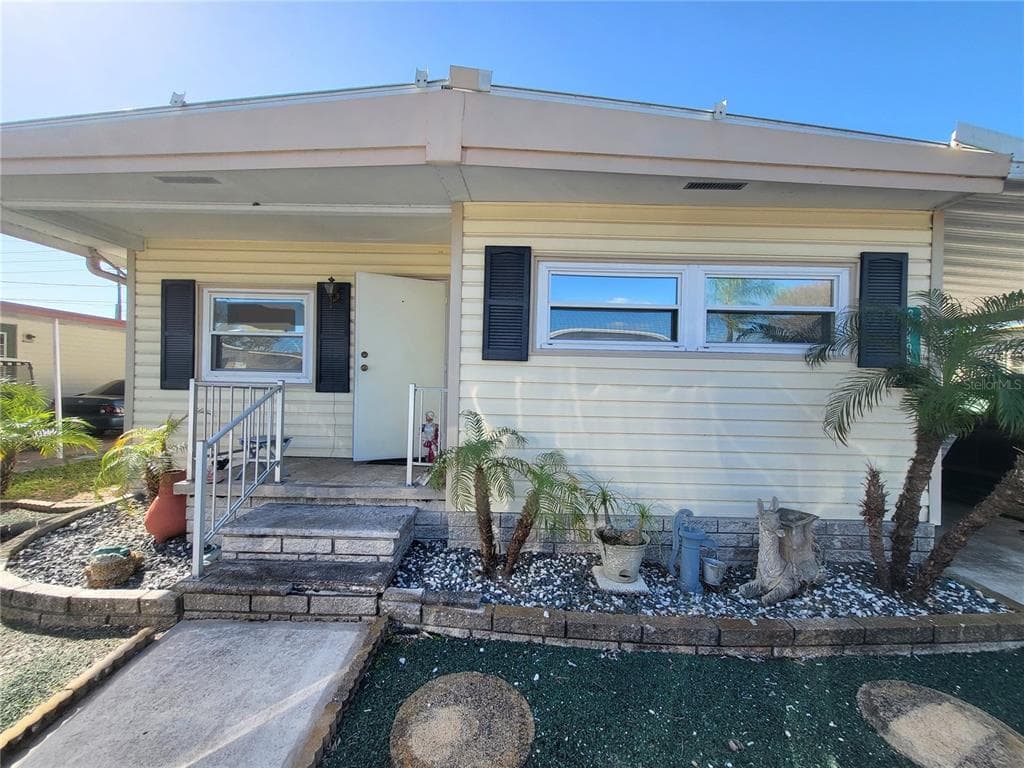 34406 OLEANDER DRIVE N PINELLAS PARK, FL 33781