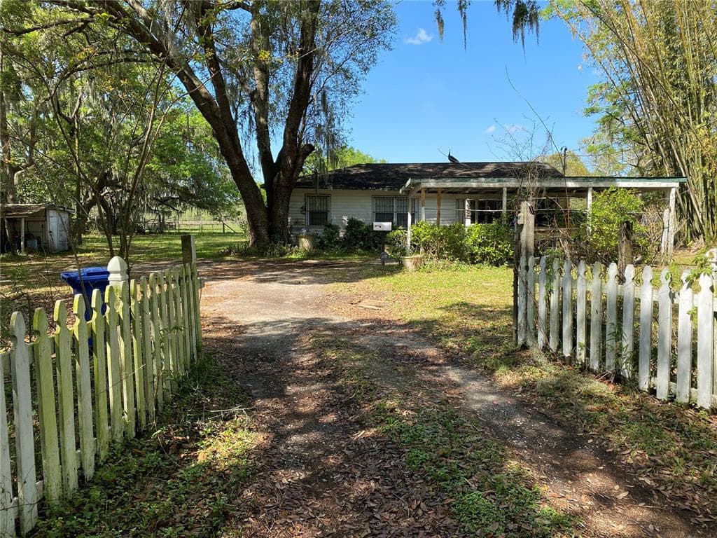2330 N VALRICO ROAD