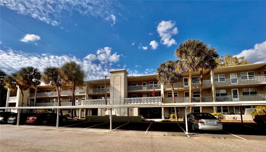 920 VIRGINIA STREET UNIT 106 DUNEDIN, FL 34698