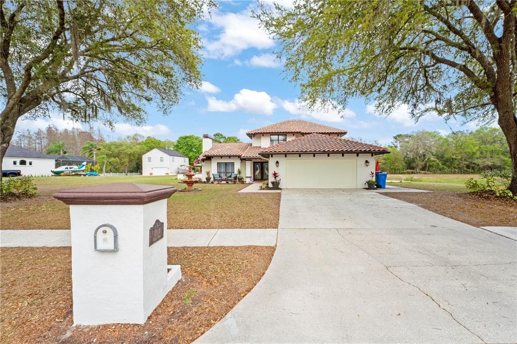 8518 BETH COURT ODESSA, FL 33556