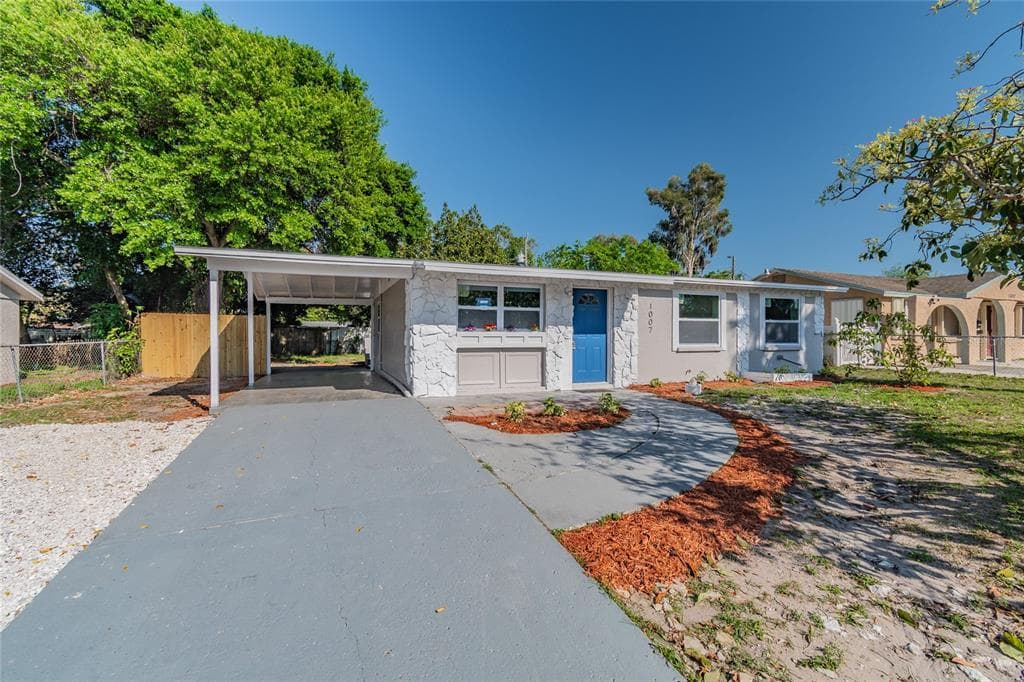 1007 27TH STREET COURT E BRADENTON, FL 34208