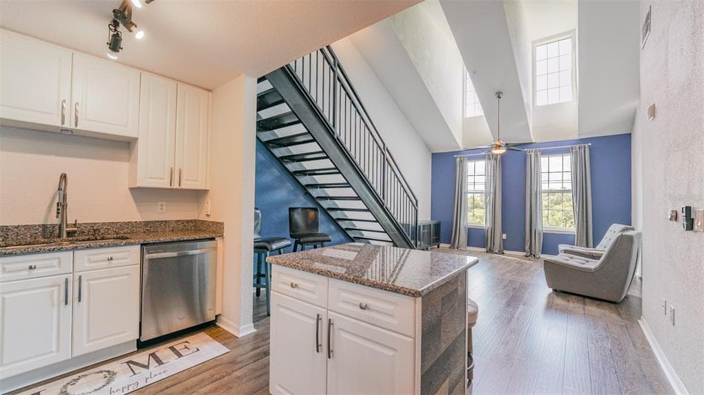 4221 W SPRUCE STREET UNIT 2421 TAMPA, FL 33607