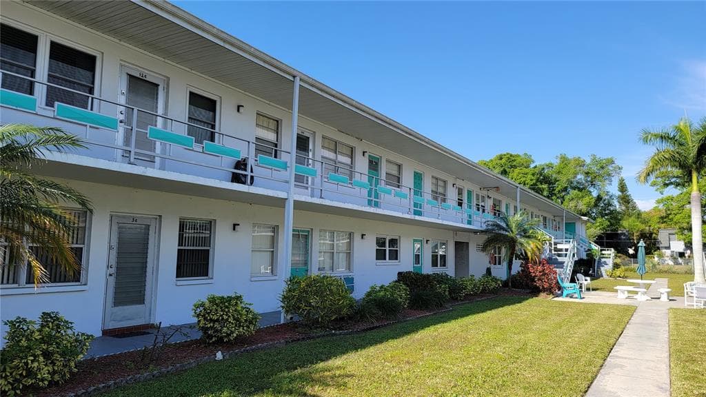 6000 21ST STREET N UNIT 20 ST PETERSBURG, FL 33714