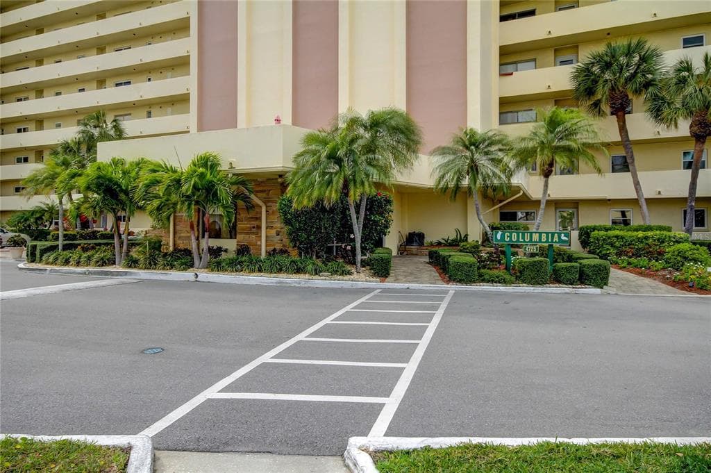 4725 COVE CIRCLE UNIT 101 ST PETERSBURG, FL 33708