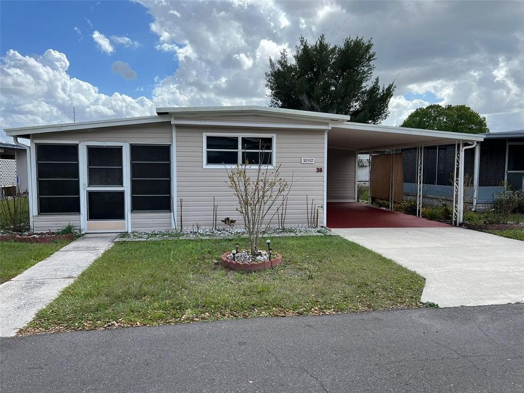 38552 WINDFLOWER AVENUE ZEPHYRHILLS, FL 33542