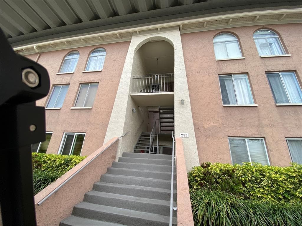 255 114TH AVENUE N UNIT 5 ST PETERSBURG, FL 33716