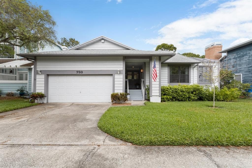 733 CAPTIVA COURT NE