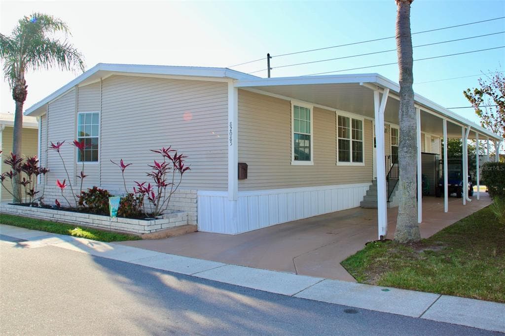 82085 1ST AVENUE N PINELLAS PARK, FL 33781