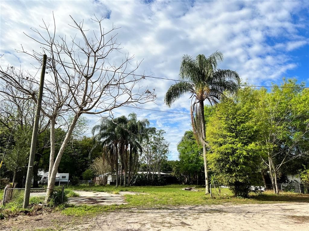 301 E 9TH STREET ST CLOUD, FL 34769
