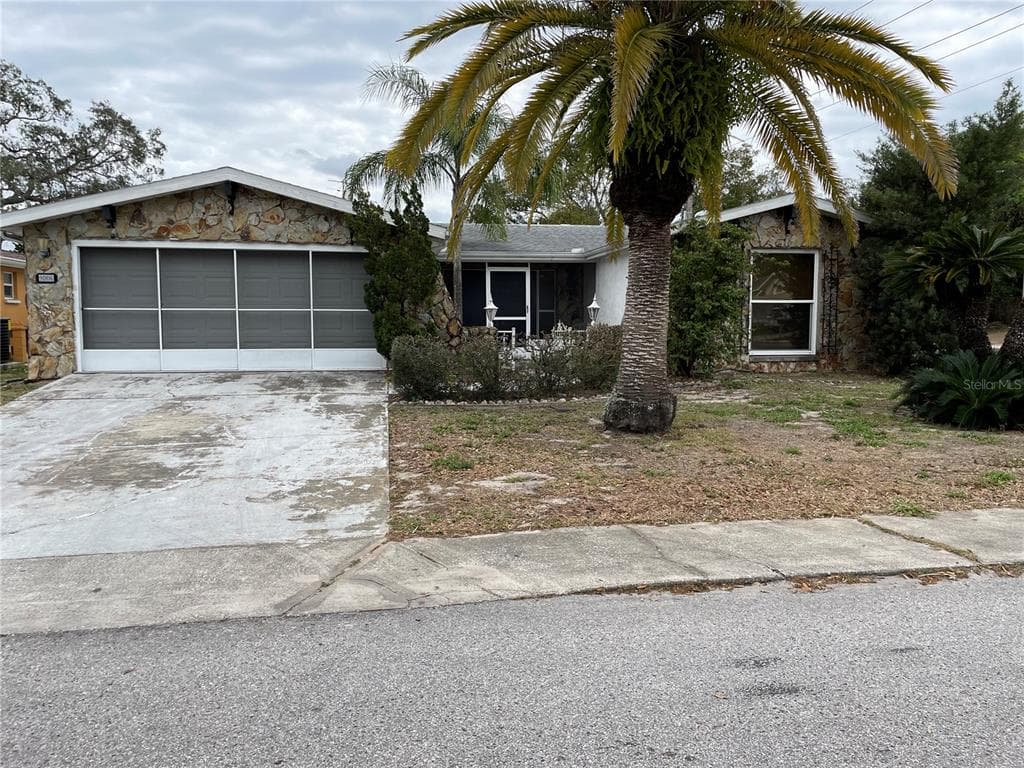 9006 GREENBRIAR LANE PORT RICHEY, FL 34668