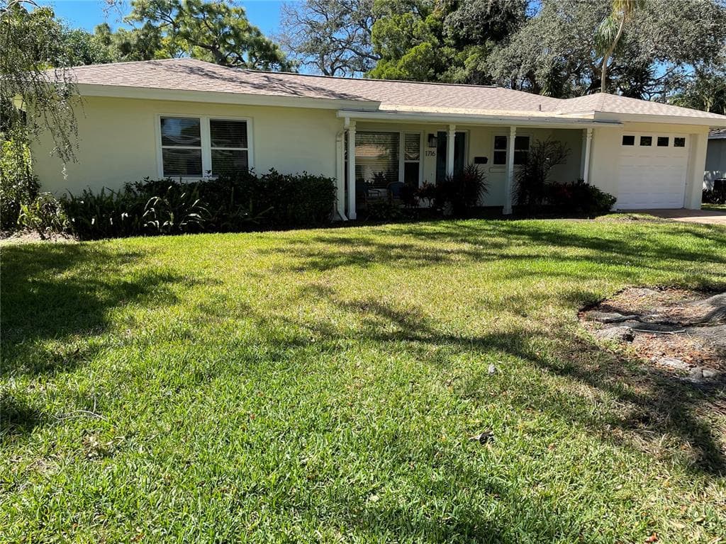 1716 LAURIE LANE