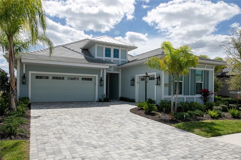 7241 WHITTLEBURY TRAIL LAKEWOOD RANCH, FL 34202