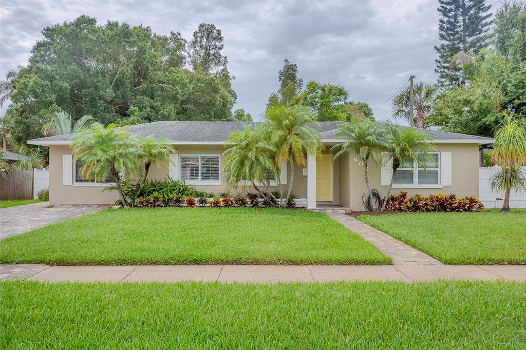605 GARDENIA STREET BELLEAIR, FL 33756