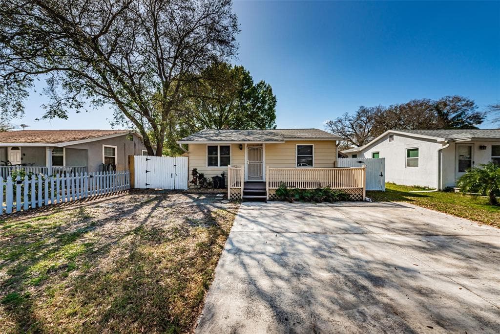 3918 53RD AVENUE N ST PETERSBURG, FL 33714