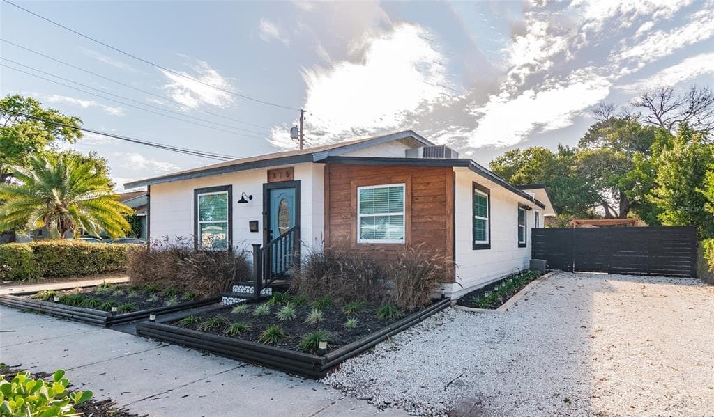 315 40TH STREET S ST PETERSBURG, FL 33711