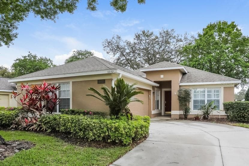 6032 SPRING CREEK COURT MOUNT DORA, FL 32757