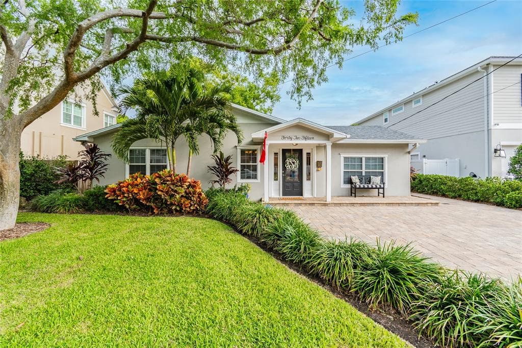4215 W ZELAR STREET TAMPA, FL 33629