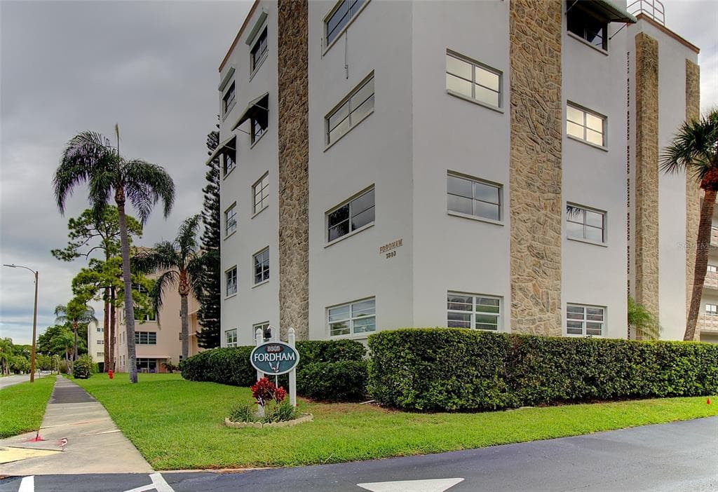 5603 80TH STREET N UNIT 204 ST PETERSBURG, FL 33709
