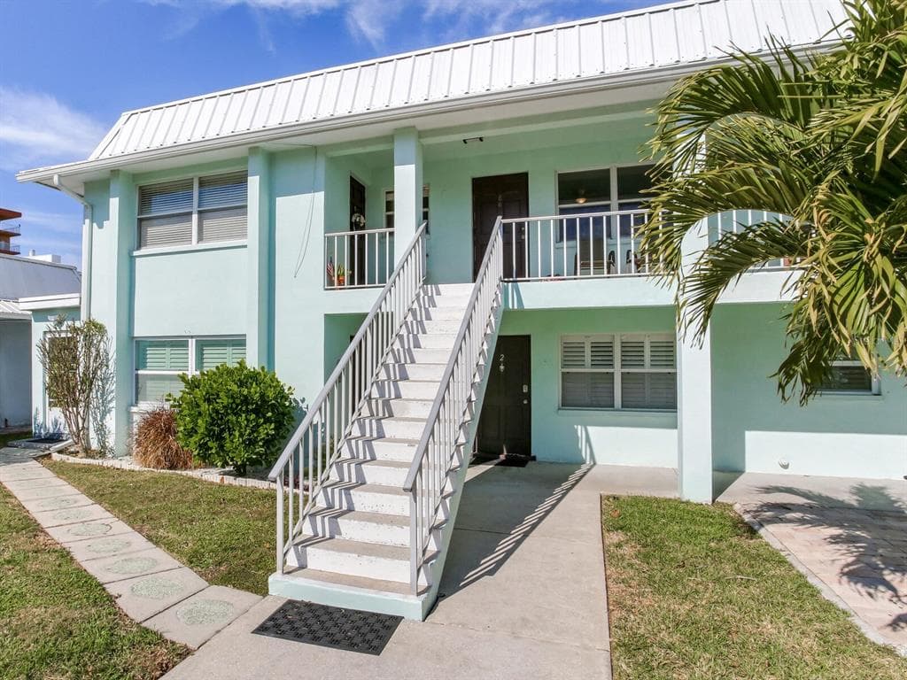 10 164TH AVENUE UNIT 7 REDINGTON BEACH, FL 33708