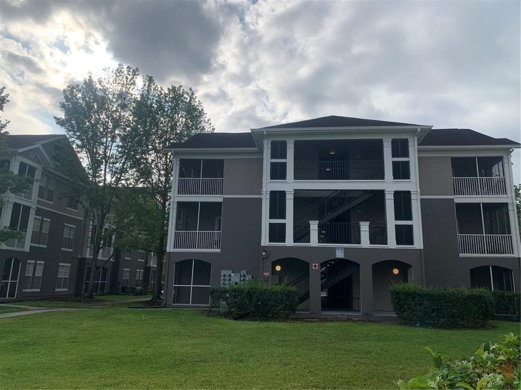 9314 CRESCENT LOOP CIRCLE UNIT 106 TAMPA, FL 33619