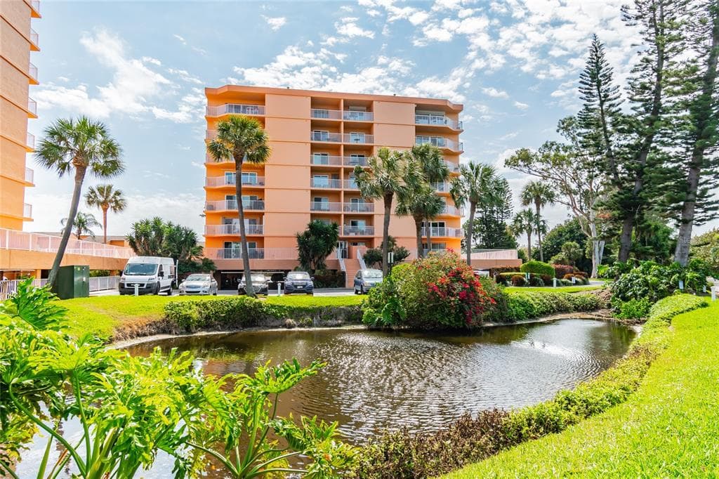 7432 SUNSHINE SKYWAY LANE S UNIT 705 ST PETERSBURG, FL 33711