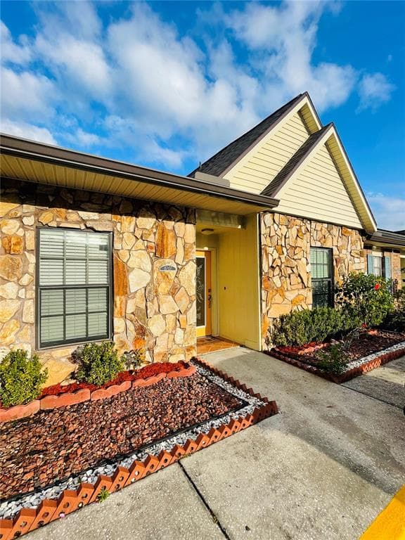 8707 CARROLL PALM PLACE