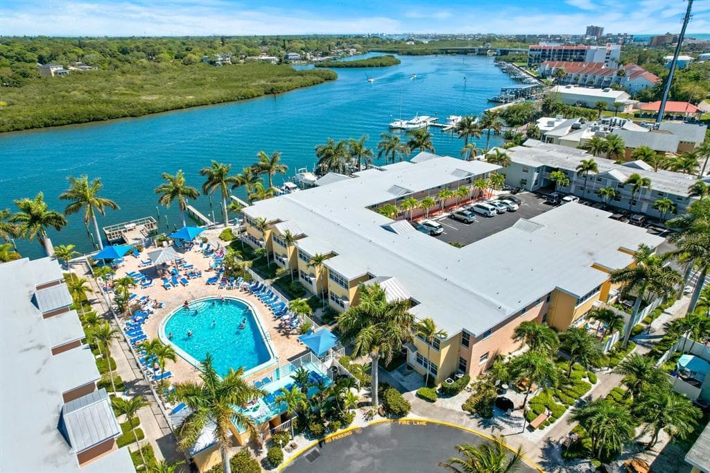 19417 GULF BOULEVARD UNIT A-112 INDIAN SHORES, FL 33785