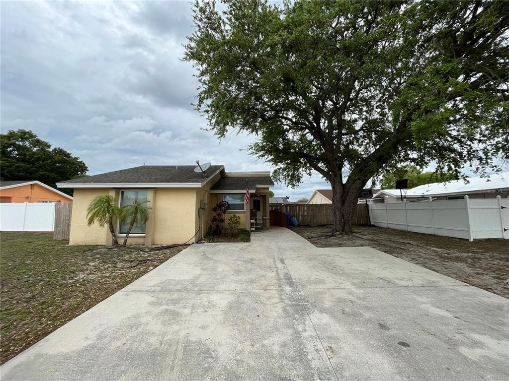 10209 SABLE RIDGE COURT TAMPA, FL 33615