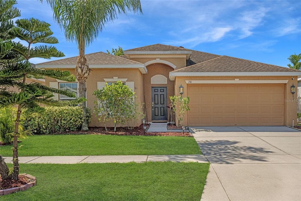 716 GRIFFEN HEIGHTS COURT RUSKIN, FL 33570