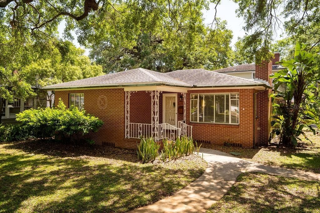 930 15TH AVENUE N ST PETERSBURG, FL 33704