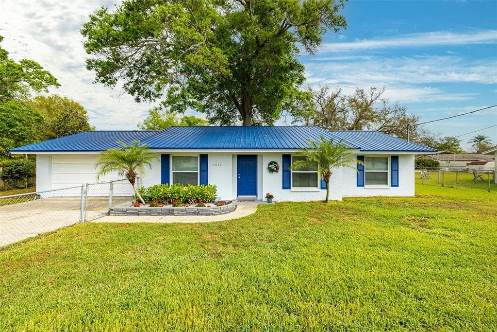 2512 E LUMSDEN ROAD VALRICO, FL 33594
