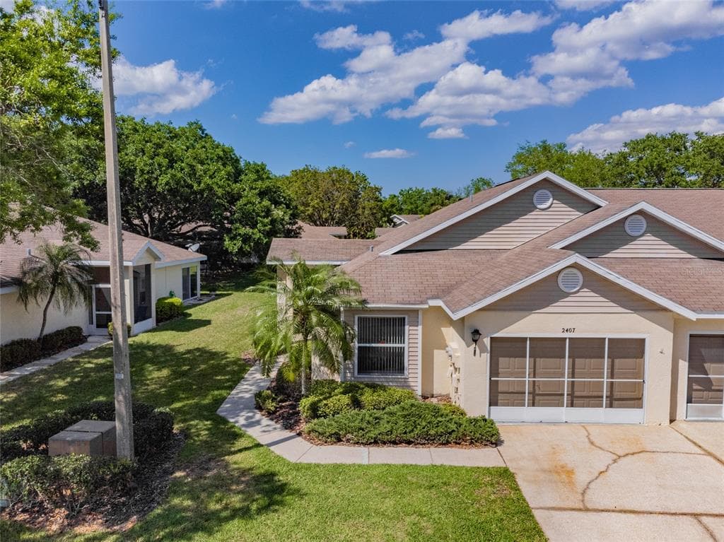 2407 NANTUCKET HARBOR LOOP UNIT 49 SUN CITY CENTER, FL 33573