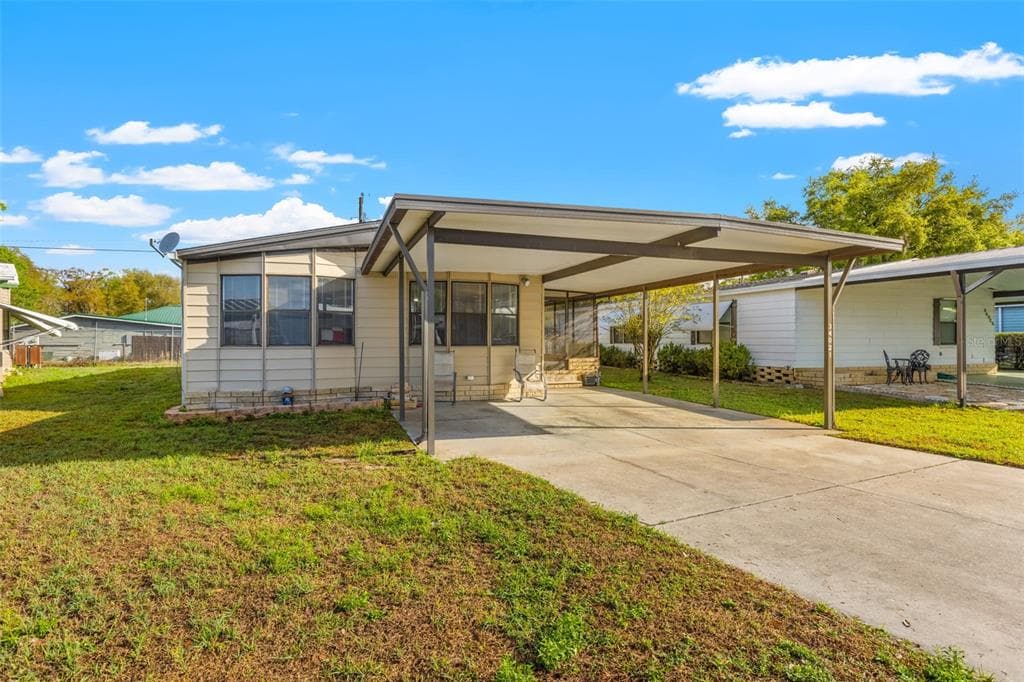 34021 TREE LAKE DRIVE WESLEY CHAPEL, FL 33543