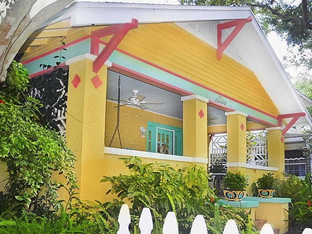 241 17TH AVENUE NE ST PETERSBURG, FL 33704