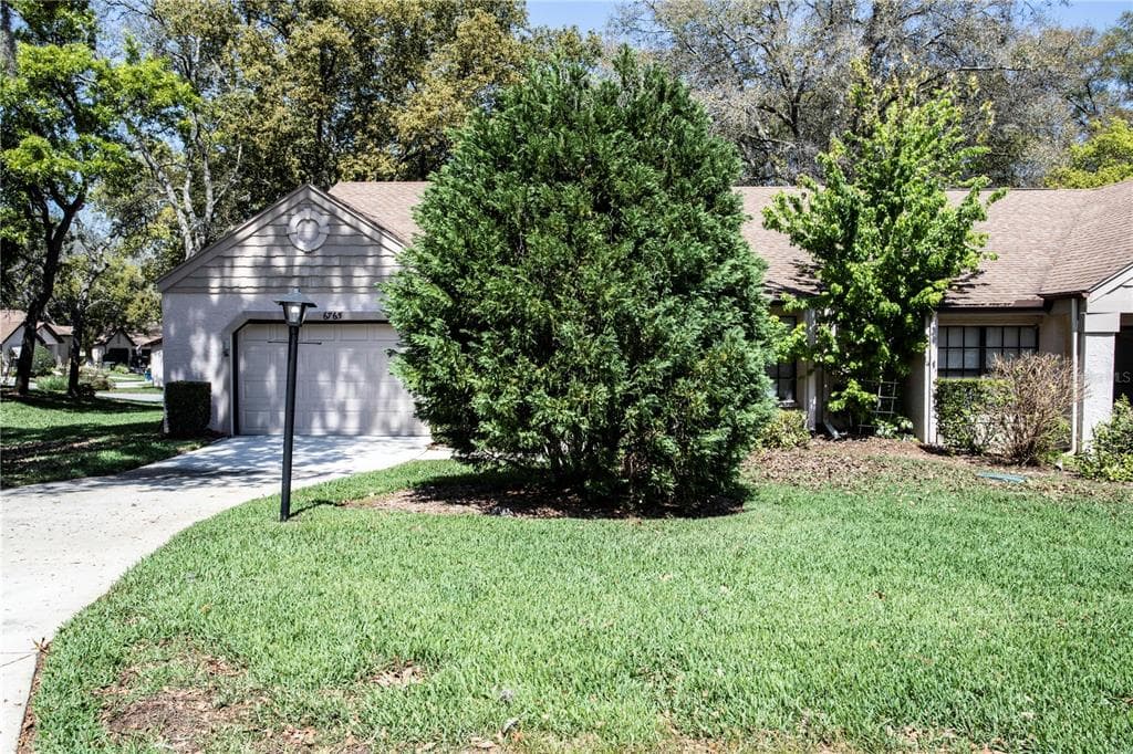 6765 PEARLEAF COURT SPRING HILL, FL 34606